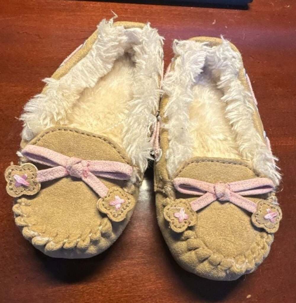 Girls Tan Faux Fur Moccasin Slippers with Pink Bow Detail